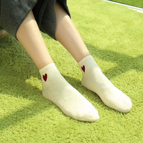 Caring women's sports socks - ROUTINE FASHION